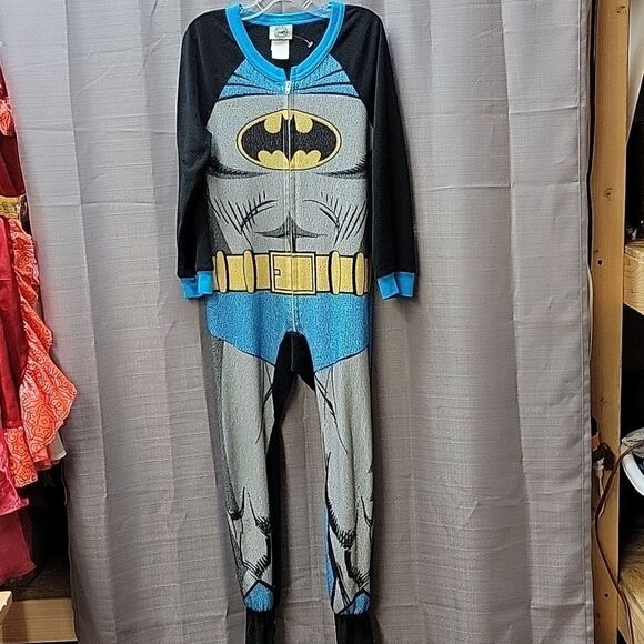 JUSTICE LEAGUE BOYS TACTICAL BATMAN COSTUME plus one piece jammies - Picture 9 of 13